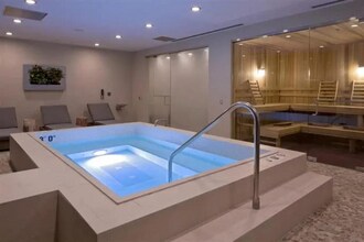 350 W Hubbard St in Chicago, IL - Building Photo - Building Photo