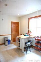 14 A Cottage Ave in Somerville, MA - Building Photo - Building Photo