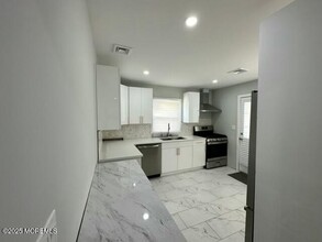 10 Cambell Ct in Deal, NJ - Building Photo - Building Photo