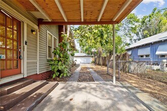 113 W Powhatan Ave in Tampa, FL - Building Photo - Building Photo