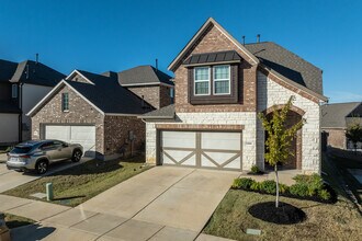 Gehan Homes at Iron Horse Village in Mesquite, TX - Foto de edificio - Building Photo