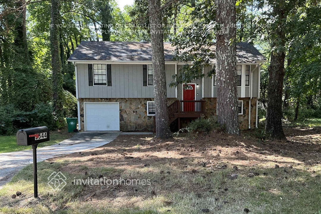 5544 Petite Point in Lithonia, GA - Building Photo