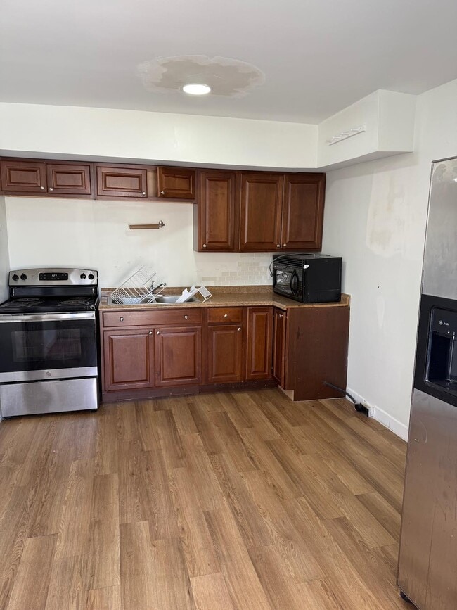 2730 S Dixie Hwy, Unit Apt in West Palm Beach, FL - Building Photo - Building Photo