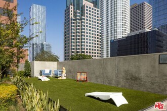 705 W 9th St in Los Angeles, CA - Foto de edificio - Building Photo