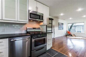 5509 Link Ave in Austin, TX - Foto de edificio - Building Photo