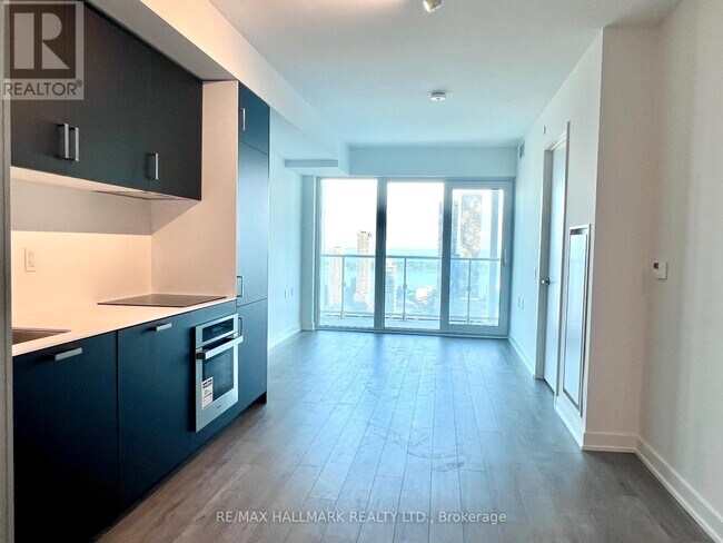 88 Queen St E in Toronto, ON - Building Photo - Building Photo