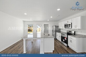 401 Abundance Ln in Decatur, AR - Building Photo - Building Photo