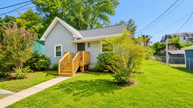property at 104 N Spring St