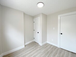 186 Chelsea St, Unit A in Boston, MA - Foto de edificio - Building Photo