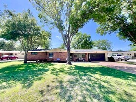 4722 Florist St in Wichita Falls, TX - Building Photo