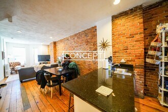 216 Hemenway St, Unit 1 in Boston, MA - Building Photo - Building Photo