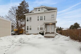 25 Porter St, Unit 3 in Taunton, MA - Building Photo