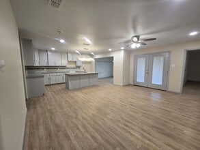 2106 88th St in Lubbock, TX - Building Photo - Building Photo