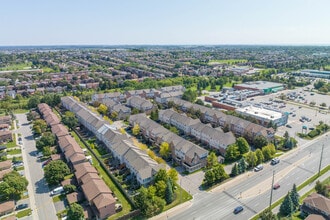 2 Spraggins Ln in Ajax, ON - Building Photo - Building Photo