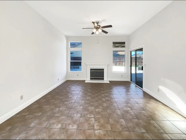 8977 Carlisle Ave in Sacramento, CA - Building Photo - Building Photo