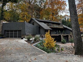 210 Hargett Ct in Charlotte, NC - Building Photo