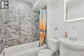 13 Blue Frst Cres in Barrie, ON - Building Photo - Building Photo
