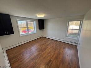 22 Spring Ln in Washington Township, NJ - Building Photo - Building Photo