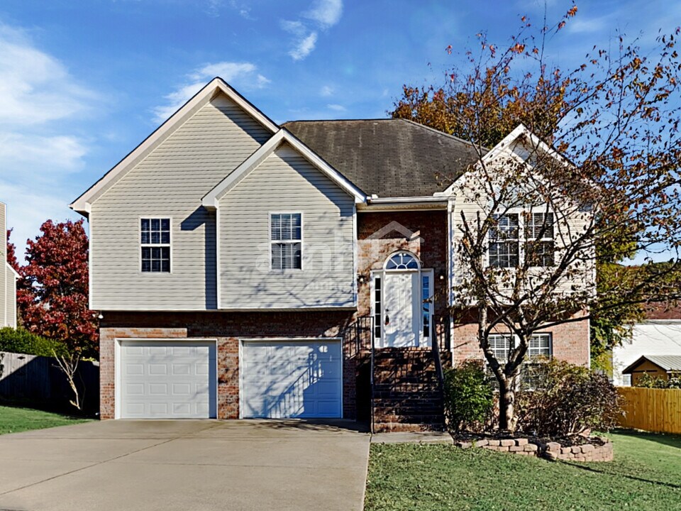 1602 Twin Ledge Ct in La Vergne, TN - Building Photo