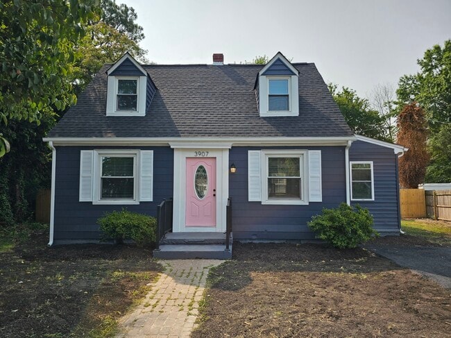property at 3907 E Chatham Dr