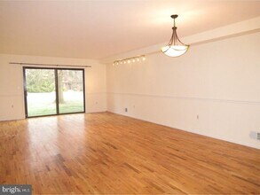 30 Adele Ct in Trenton, NJ - Building Photo - Building Photo