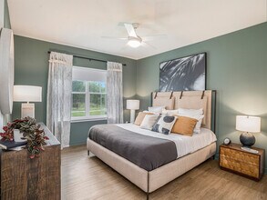 Caroline in Lakeland, FL - Building Photo - Building Photo