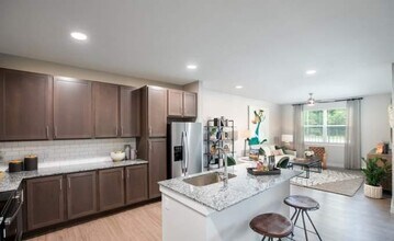 4910 Spring Cypress Rd in Spring, TX - Building Photo - Building Photo