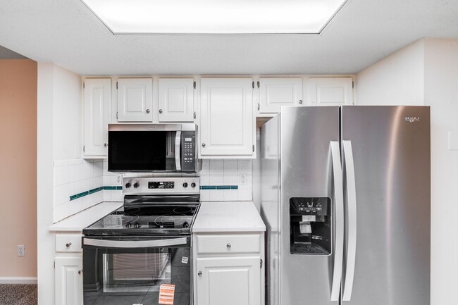 9024 St Thomas Ln in Charlotte, NC - Building Photo - Building Photo