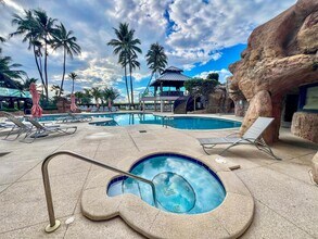 5225 Collins Ave, Unit 517 in Miami, FL - Building Photo - Building Photo