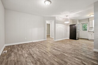 5204 Cypress Ln in Raleigh, NC - Building Photo - Building Photo