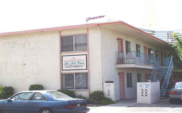 New York Place Apartments in Las Vegas, NV - Building Photo - Building Photo