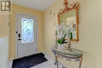 305 Old Harwood Ave in Ajax, ON - Building Photo - Building Photo