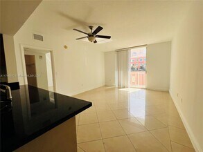 2030 Douglas Rd in Miami, FL - Building Photo - Building Photo