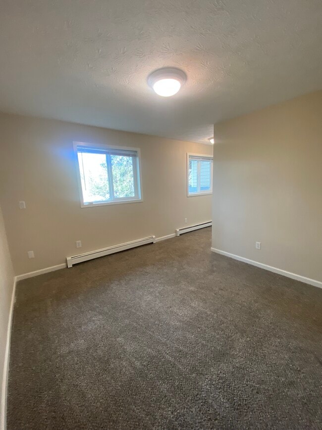 10040 Gebhart Dr in Anchorage, AK - Building Photo - Building Photo