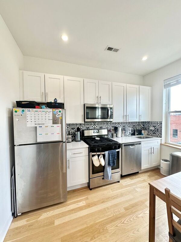 property at 1644 W Cermak Rd
