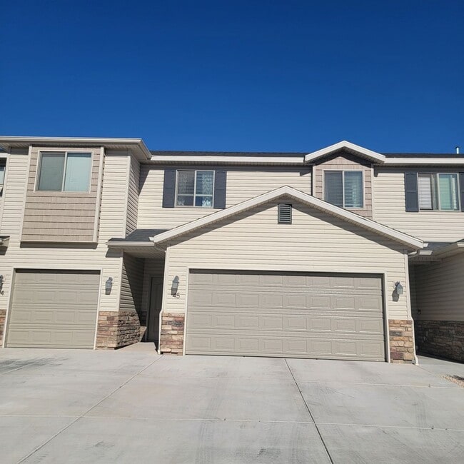 1677 N Main St in Cedar City, UT - Building Photo - Building Photo