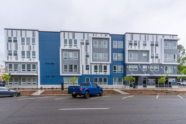 Courtney Place in Salem, OR - Foto de edificio - Building Photo