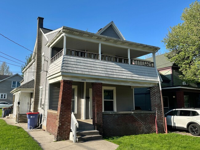 property at 998 Butterworth St SW