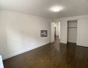 E 16 ST in New York, NY - Building Photo - Building Photo