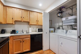 2356 SE Division St in Portland, OR - Building Photo - Building Photo