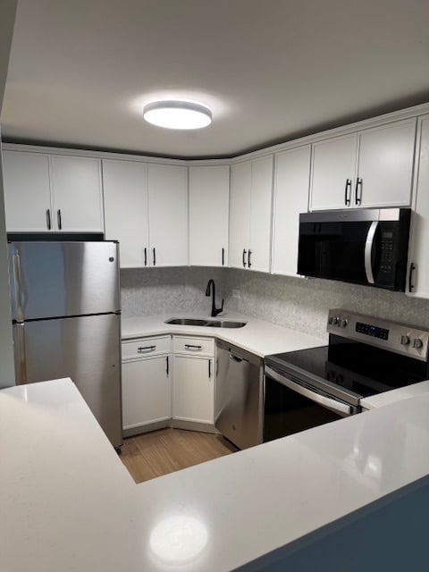property at 3930 N Pine Grove Ave