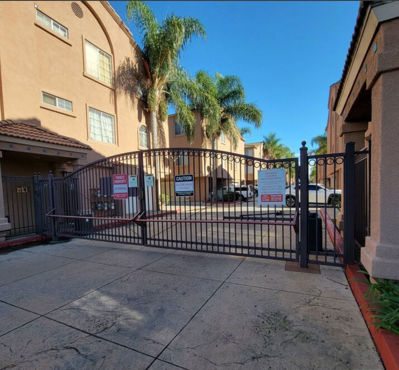 21858 S Vermont Ave in Torrance, CA - Building Photo