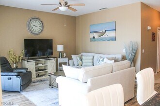 16685 Lake Cir Dr in Ft. Myers, FL - Building Photo - Building Photo