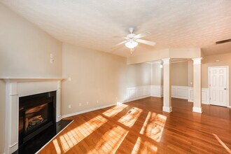 6146 Allpoint Way in Fairburn, GA - Building Photo - Building Photo