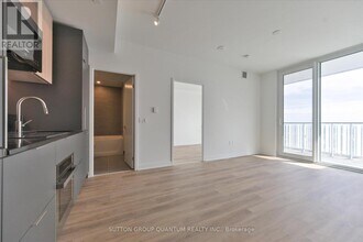 1 Fairview Rd E in Mississauga, ON - Building Photo - Building Photo