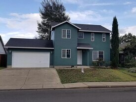 5386 Burbank St N in Keizer, OR - Building Photo