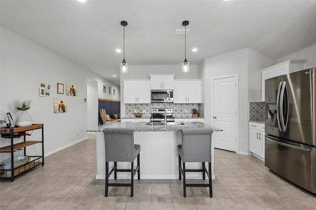 806 Kevin Ln in Cleburne, TX - Building Photo