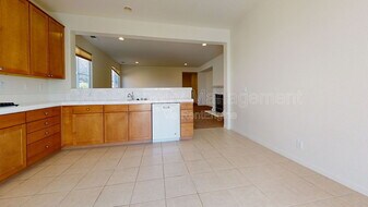 4315 Peninsula Point Dr in Seaside, CA - Building Photo