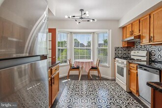 113 Cascade Ct in Princeton, NJ - Building Photo - Building Photo