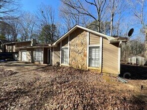 8103 Creekstone Ct in Riverdale, GA - Building Photo - Building Photo